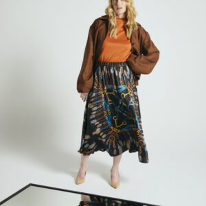 Burned orange bomber in Herringbone wool. With buttons