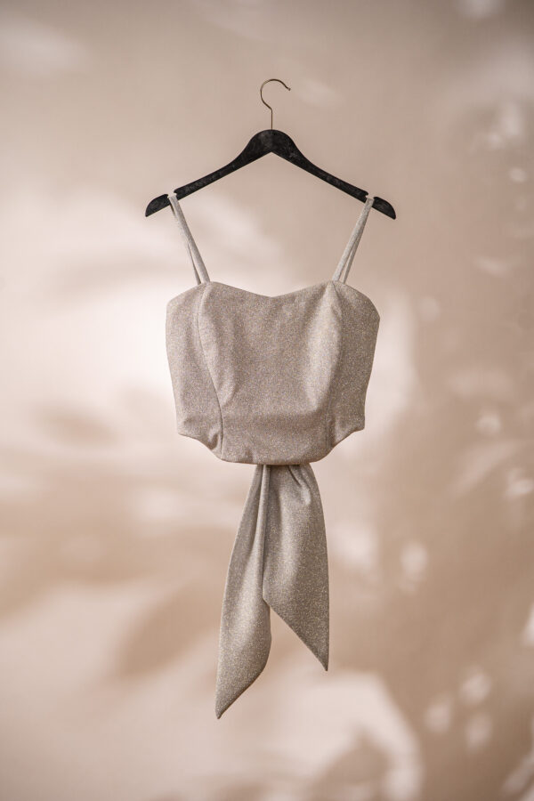 Sparkling silver top