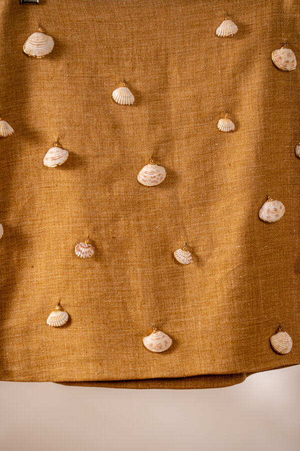 Bold A-skirt in sand coloured linen with decorated seashells - Billede 8