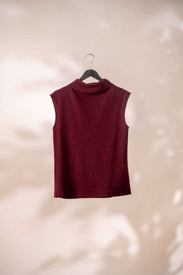 Turtleneck top in burgundy wool